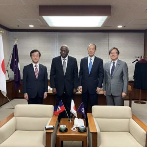ハイチ共和国全権大使が港区議会を表敬訪問